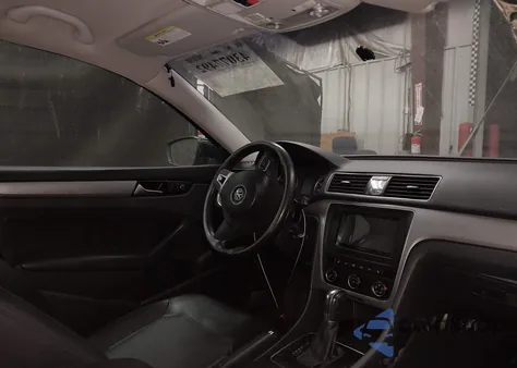 2014 Volkswagen Passat 1.8T Wolfsburg Edition из США, поврежденный, VIN 1VWAT7A37EC092000